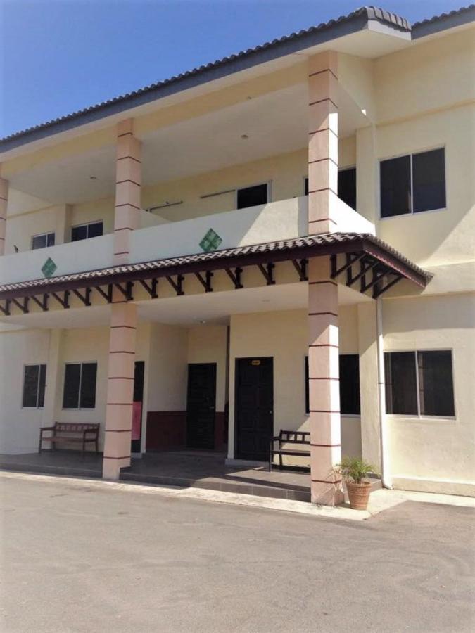 Adina Drive-In Motel Cenang - Managed By Shell Out Resort Pantai Cenang  Exterior foto
