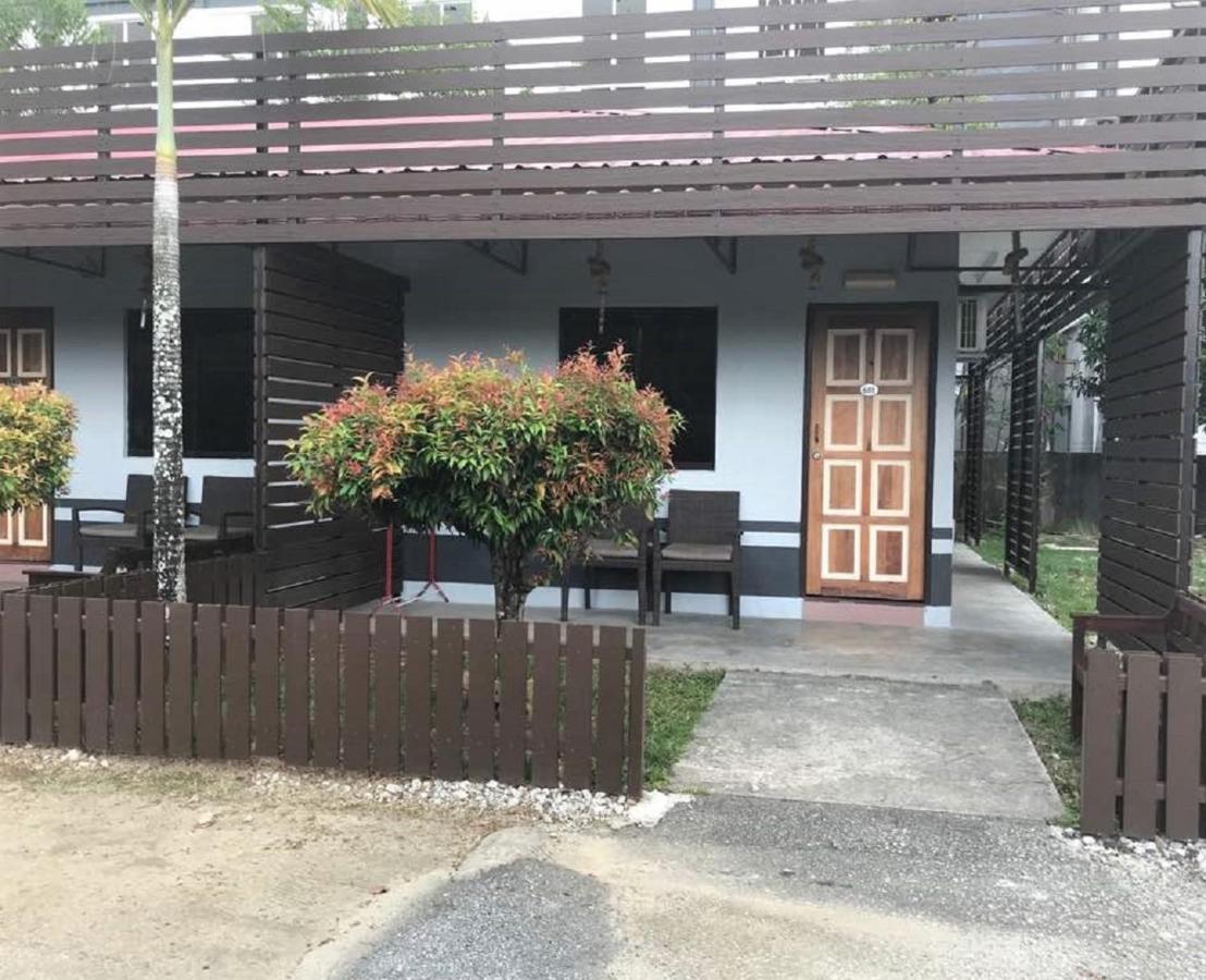 Adina Drive-In Motel Cenang - Managed By Shell Out Resort Pantai Cenang  Exterior foto