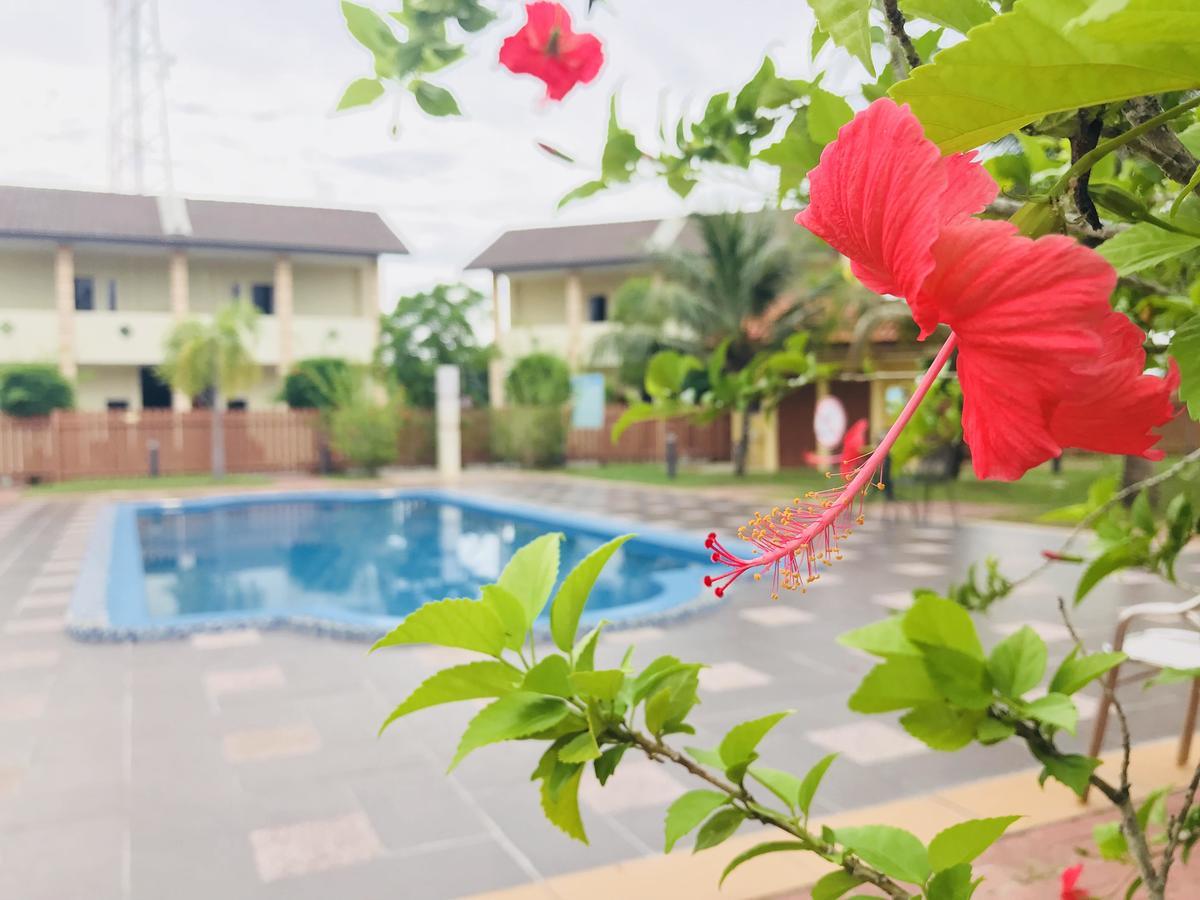 Adina Drive-In Motel Cenang - Managed By Shell Out Resort Pantai Cenang  Exterior foto